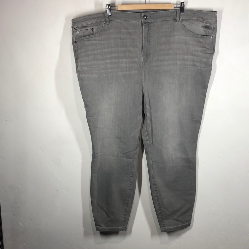 Torrid gray midfit super skinny jeans size 28